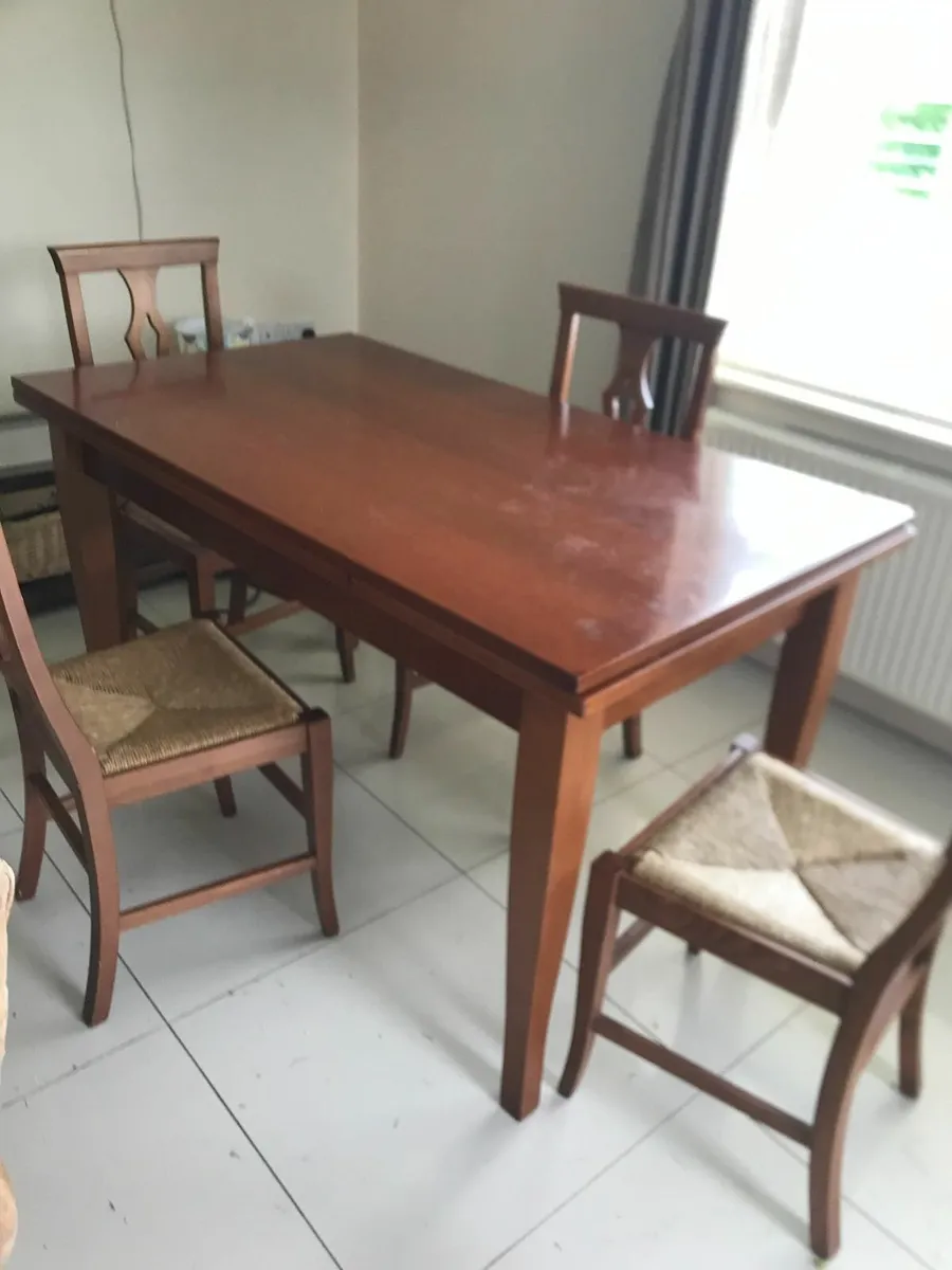 Kitchen Table and 4 chairs - Image 1