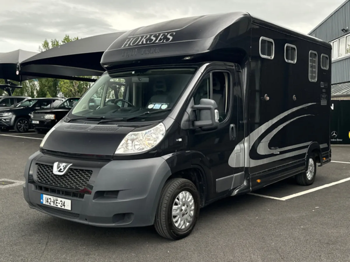 Peugeot Boxer HORSE BOX VAN - Image 3