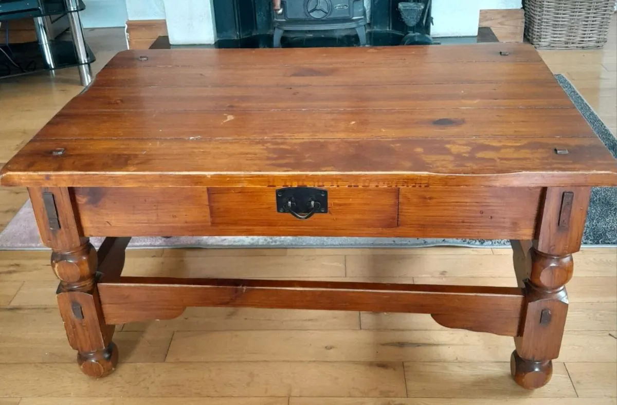 Table, coffee table - Image 3