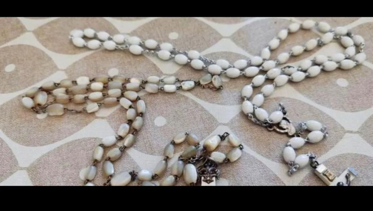 2 vintage Rosary beads - Image 4