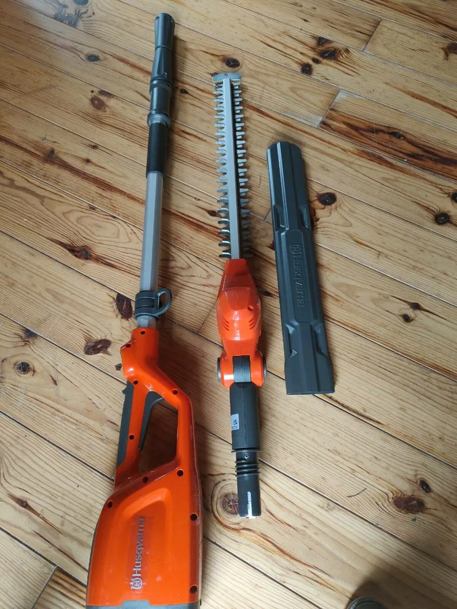 Husqvarna Long reach hedge trimmer. - Image 1