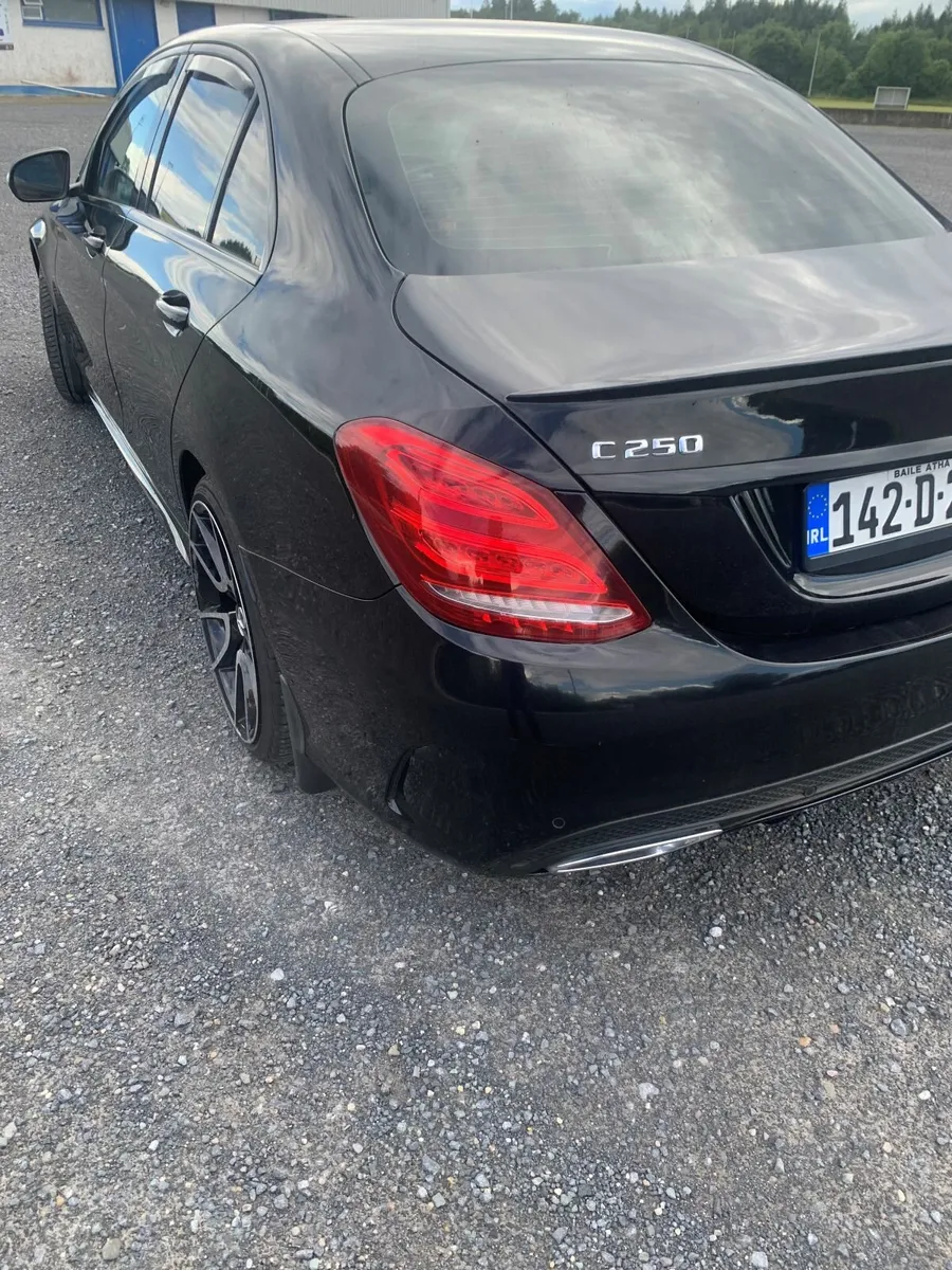Mercedes-Benz C-Class 2014 - Image 2