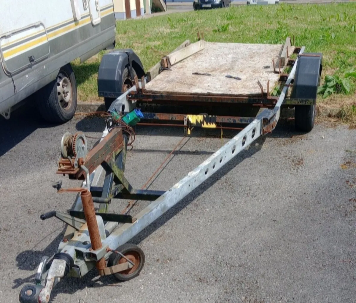 BOAT TRAILER HAS WINCH, LIGHTS, BRAKES - Image 1