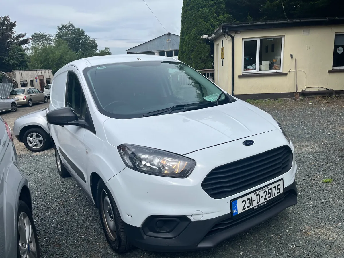Ford Transit Courier 2023 - Image 1