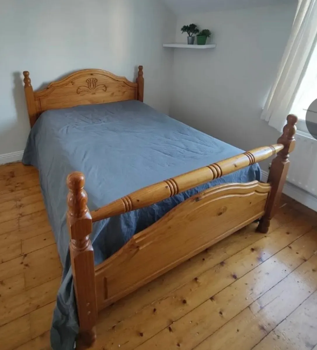 5 ft king size bed frame €160