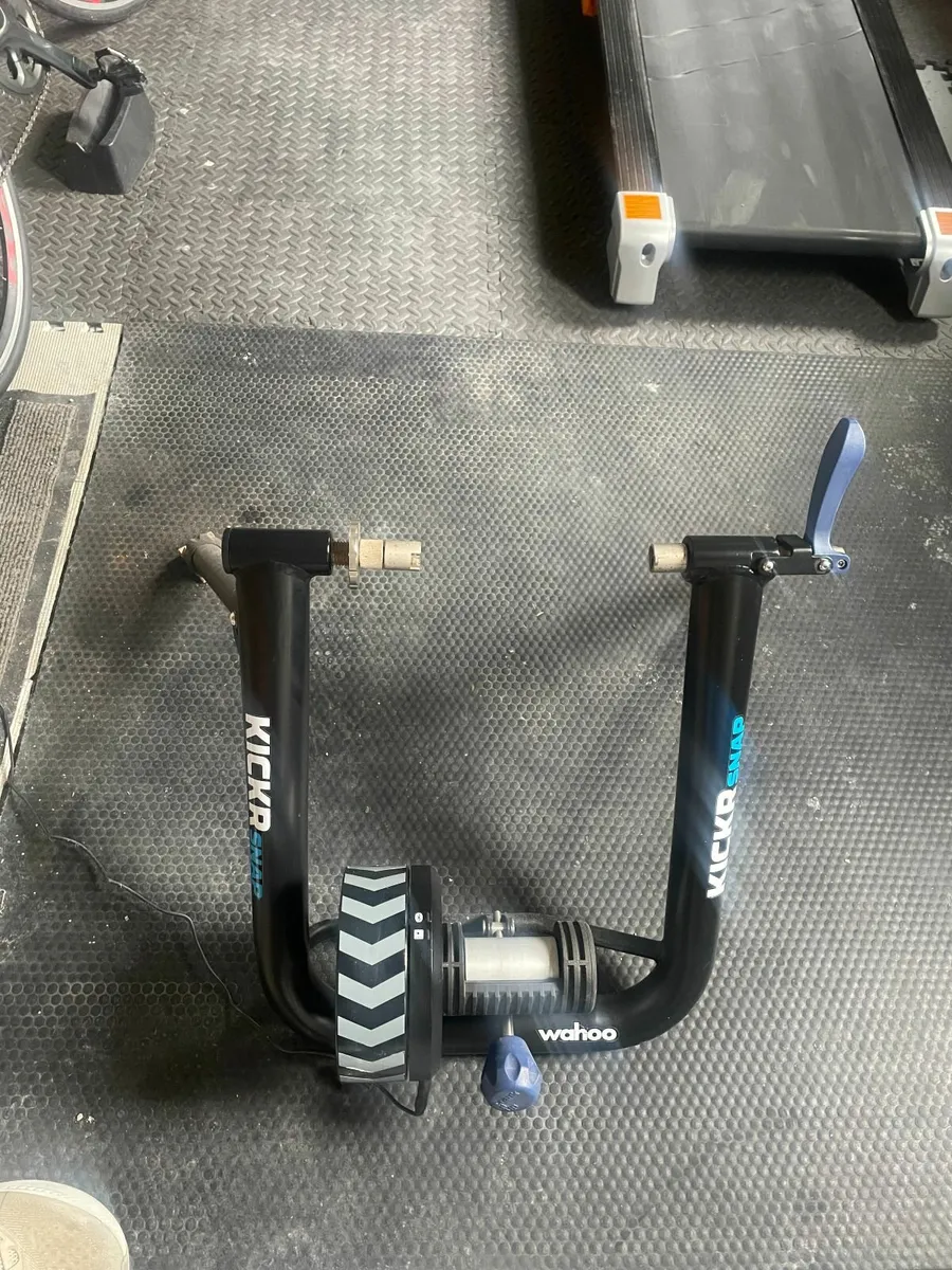 Wahoo KICKR SNAP Smart Indoor  Trainer - Image 2