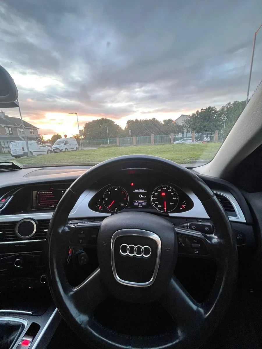 Audi A4 2009 - Image 2