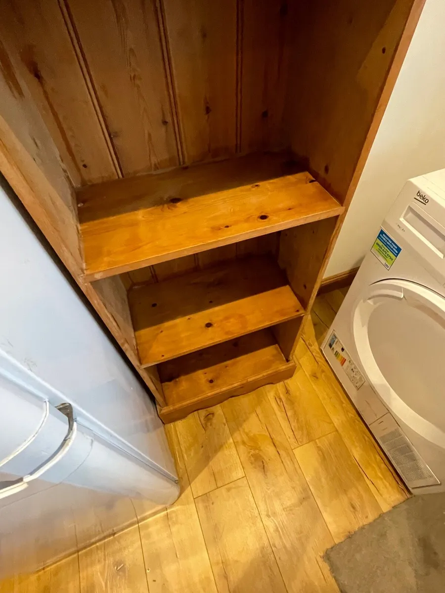Narrow pine book shelf €100 - Image 2