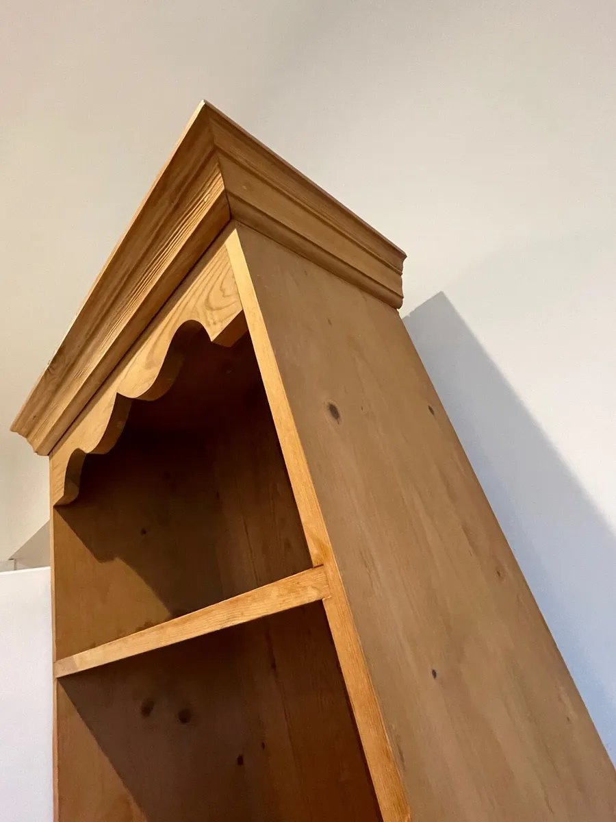 Narrow pine book shelf €100 - Image 3
