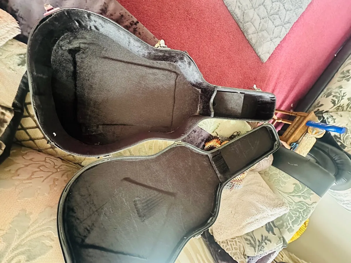 Hard Case (Full Size Guitar) - Image 1