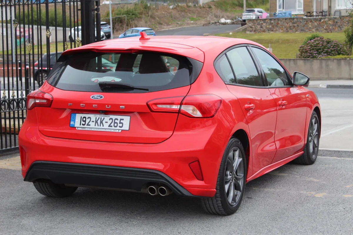 Ford Focus 2019  ST-LINE 1.0 Petrol *Warranty* - Image 4