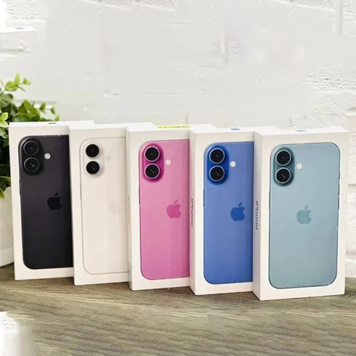 iPhone 16 - New Sealed