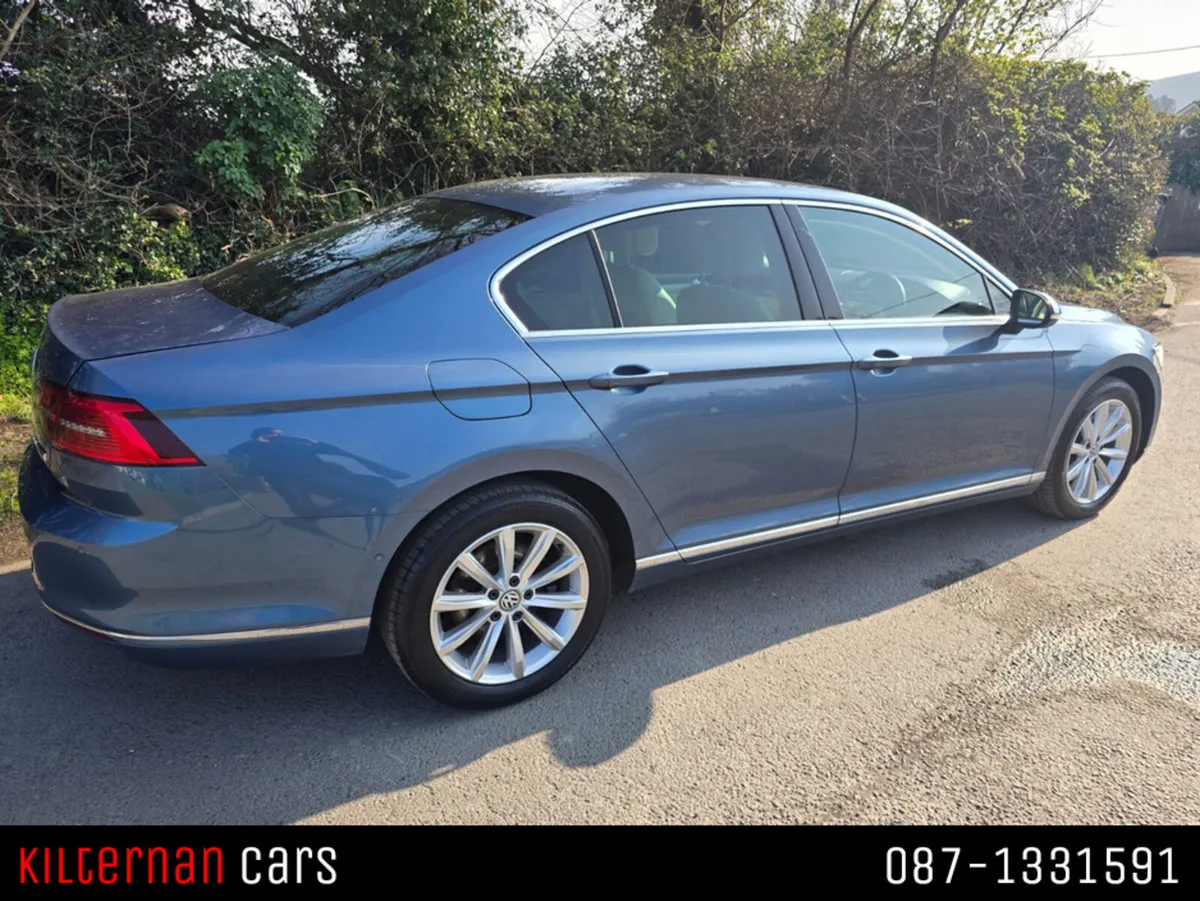 Volkswagen Passat HIGHLINE 2.0 TDI MANUAL 6SPEED F - Image 4