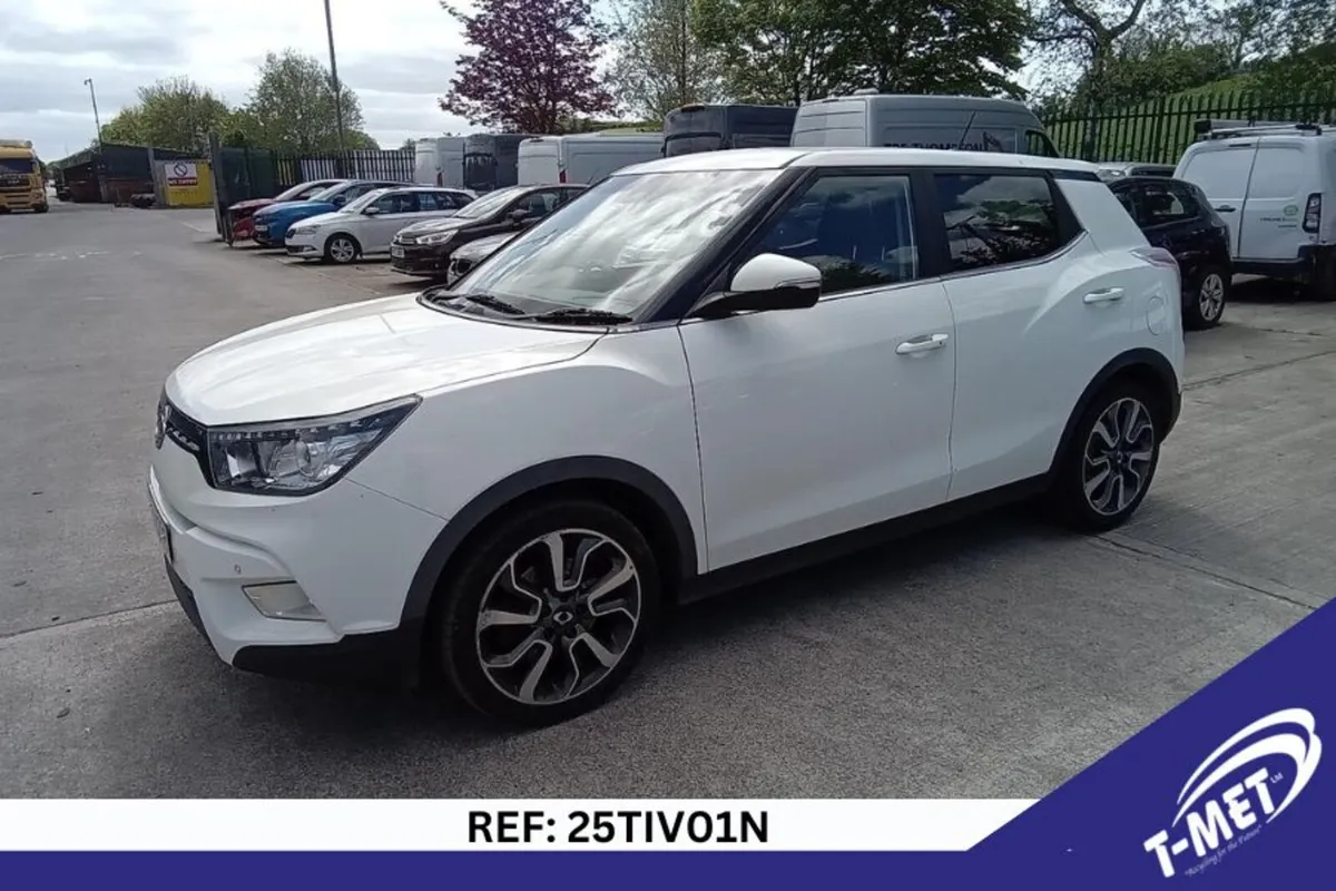 2017 SSANGYONG TIVOLI BREAKING FOR PARTS - Image 3