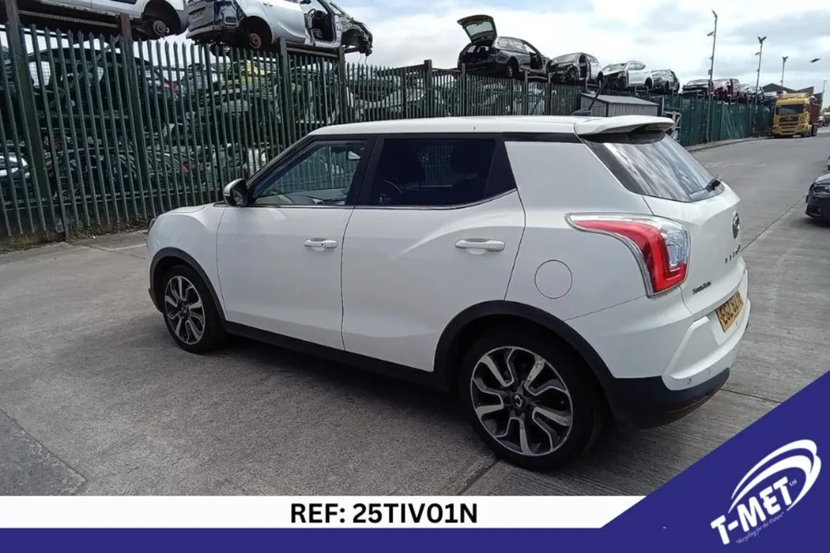 2017 SSANGYONG TIVOLI BREAKING FOR PARTS - Image 4