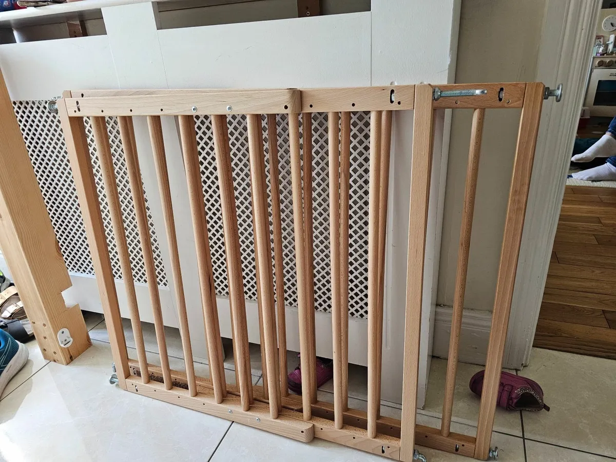 Baby stair gate
