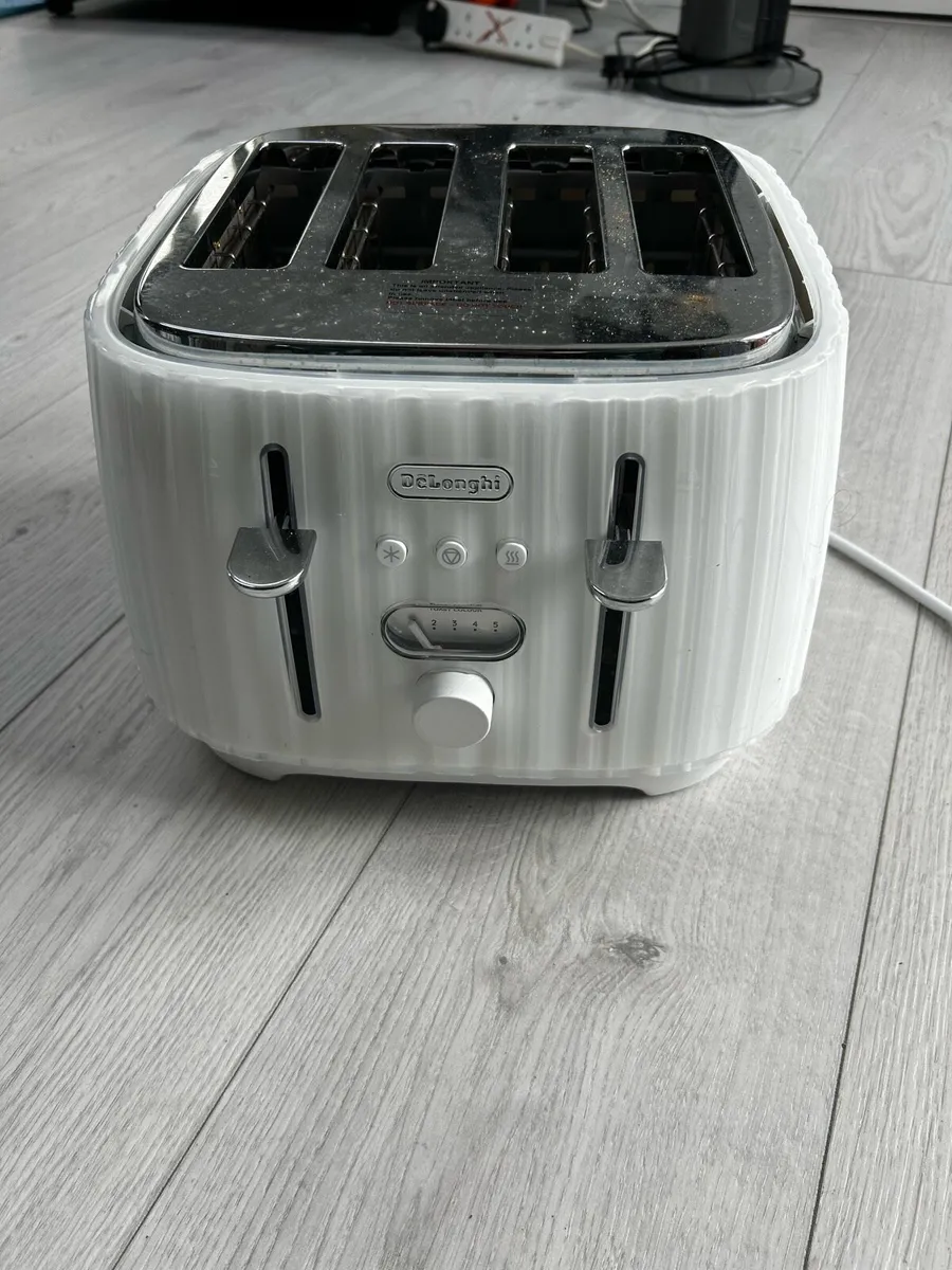DeLonghi Ballerina Toaster - Image 1
