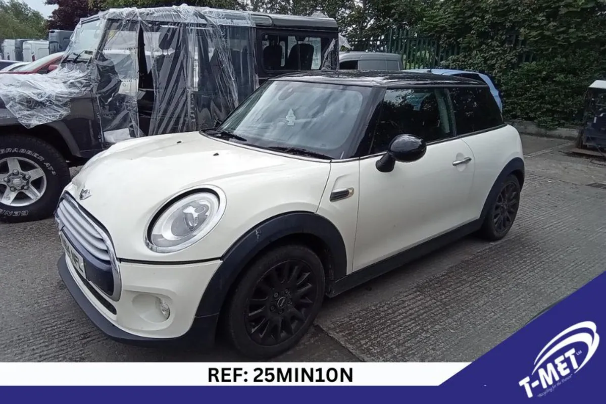 2014 MINI COOPER BREAKING FOR PARTS - Image 1
