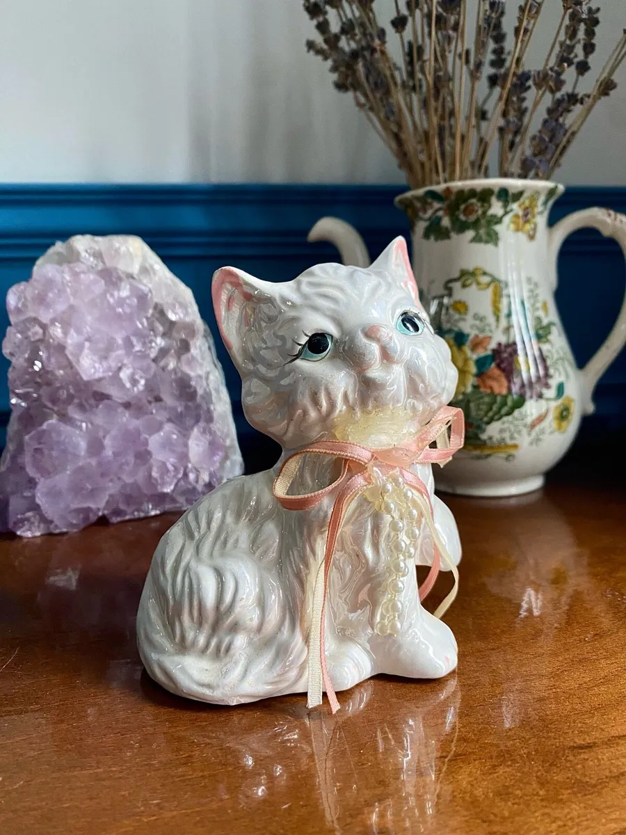 Vintage 1980s Porcelain Cat Figure - Image 1
