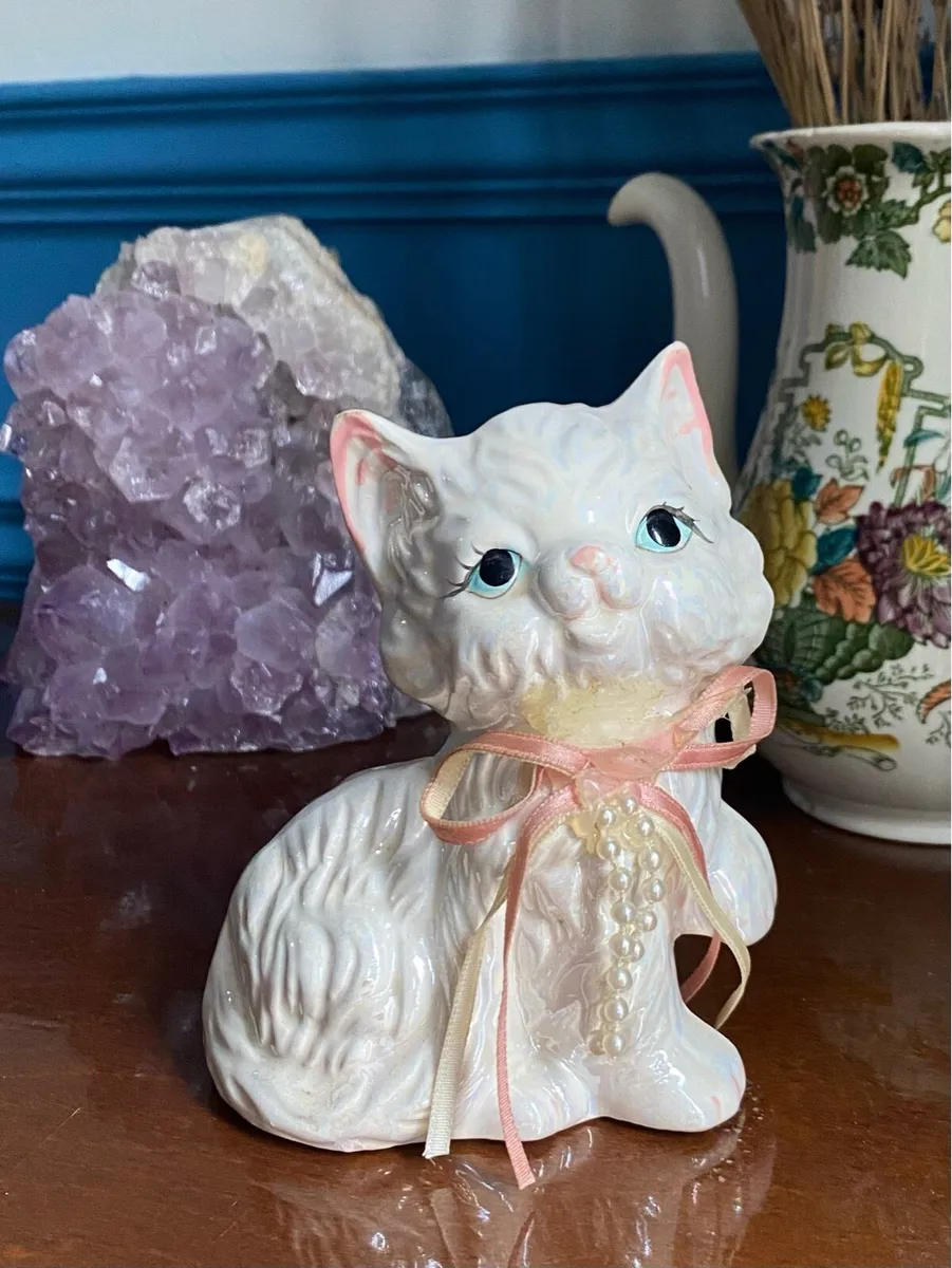 Vintage 1980s Porcelain Cat Figure - Image 3