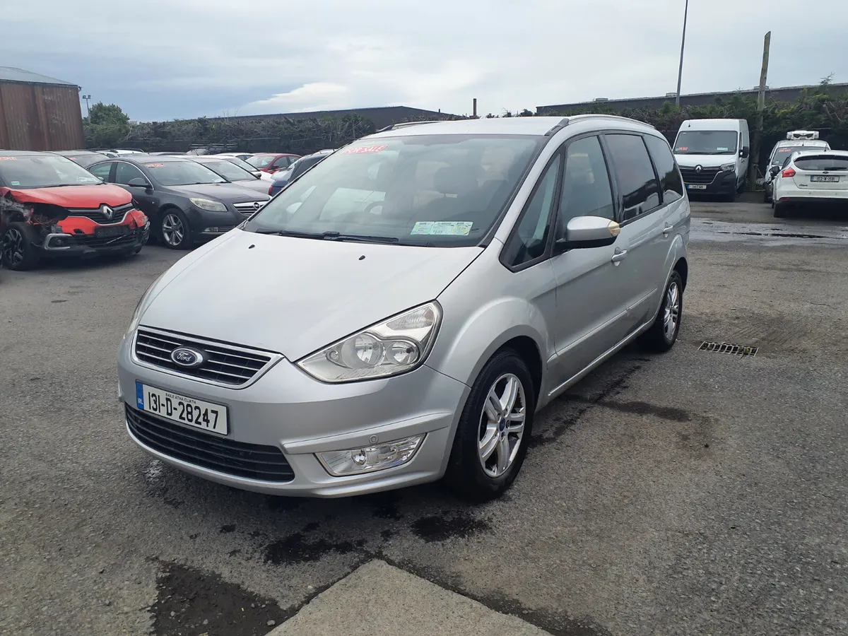 Ford Galaxy 2013 one door damage - Image 1