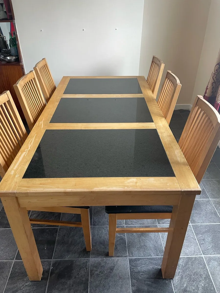 Dining table for sale - Image 1