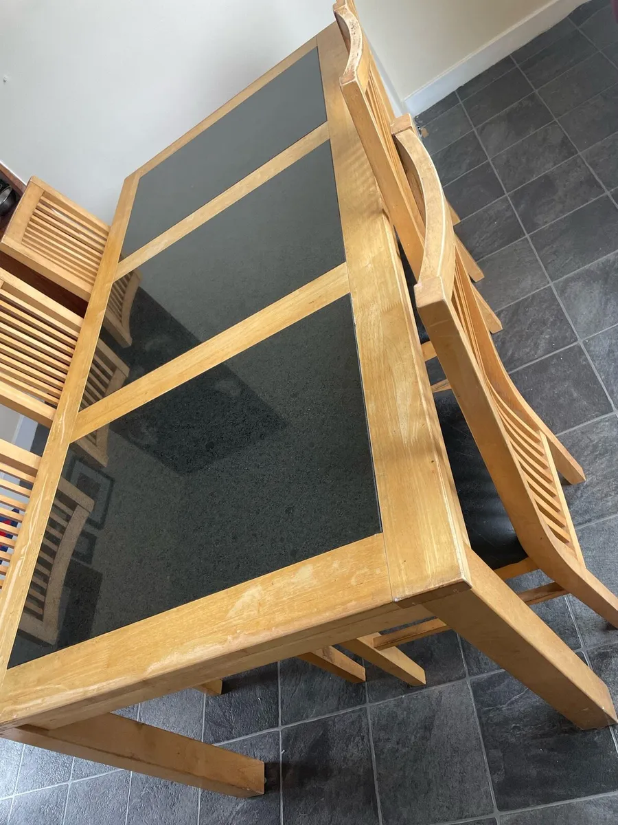 Dining table for sale - Image 2