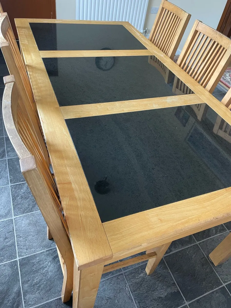 Dining table for sale - Image 3