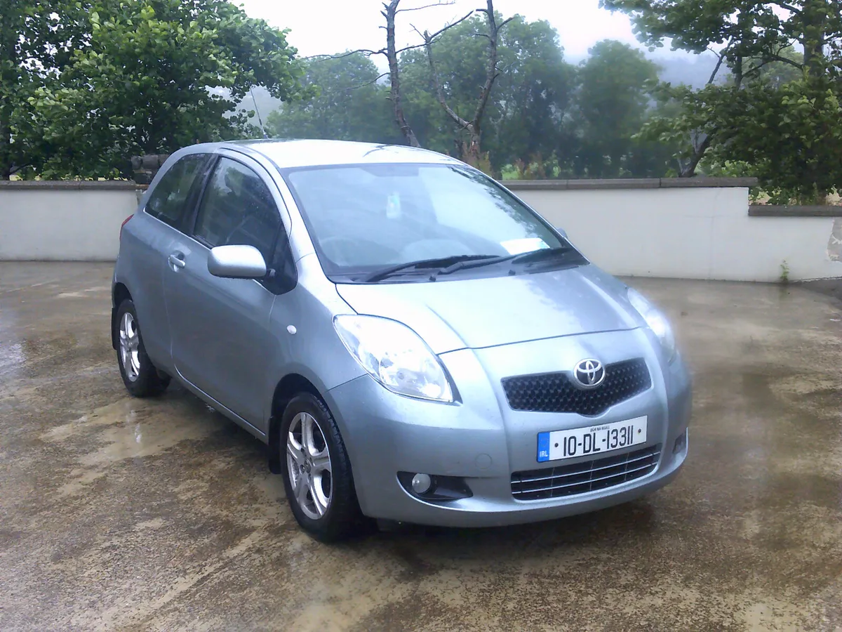Toyota Yaris 2010 - Image 1