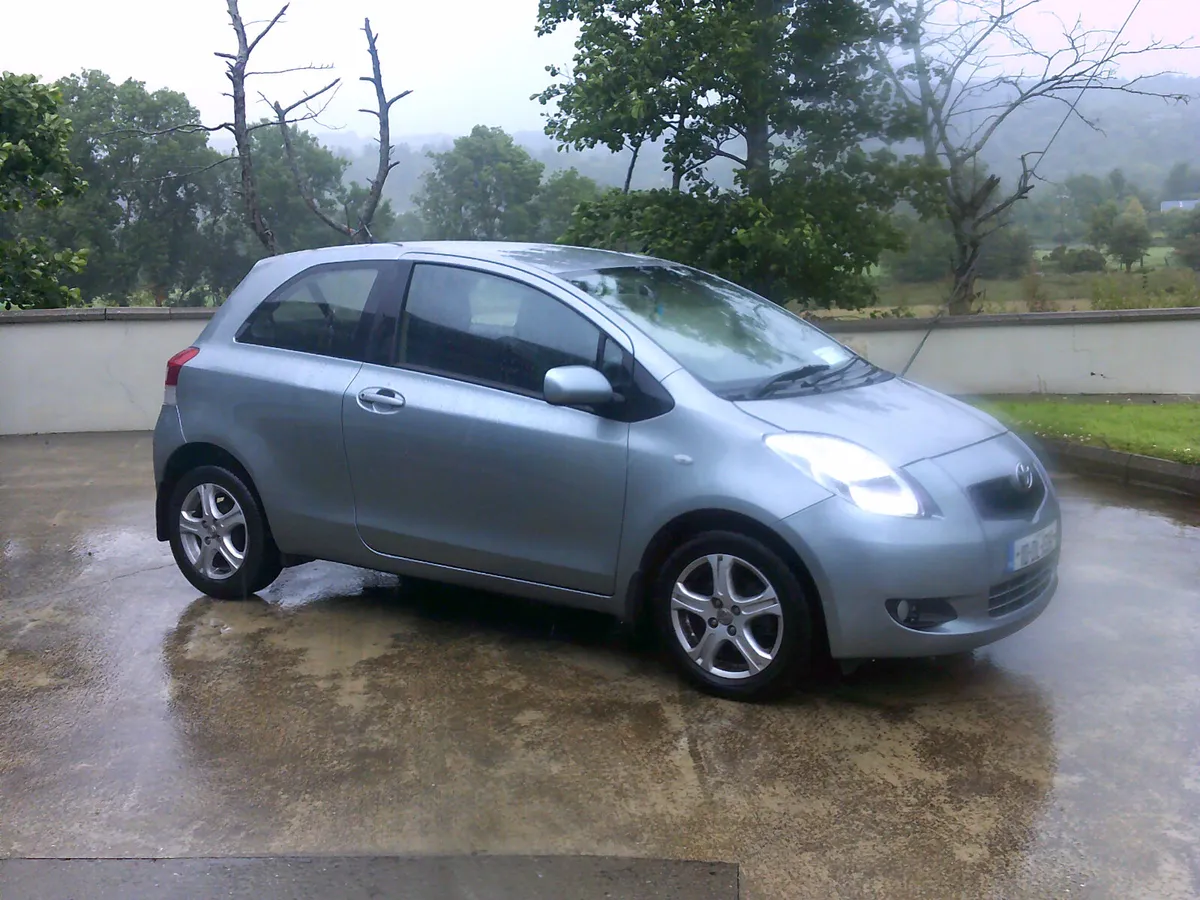Toyota Yaris 2010 - Image 4