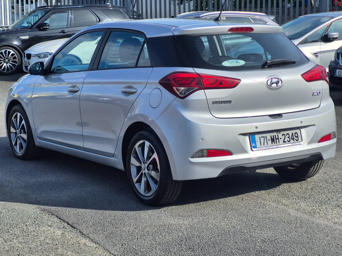 Hyundai i20 1.1crdi deluxe 2017 - Image 4