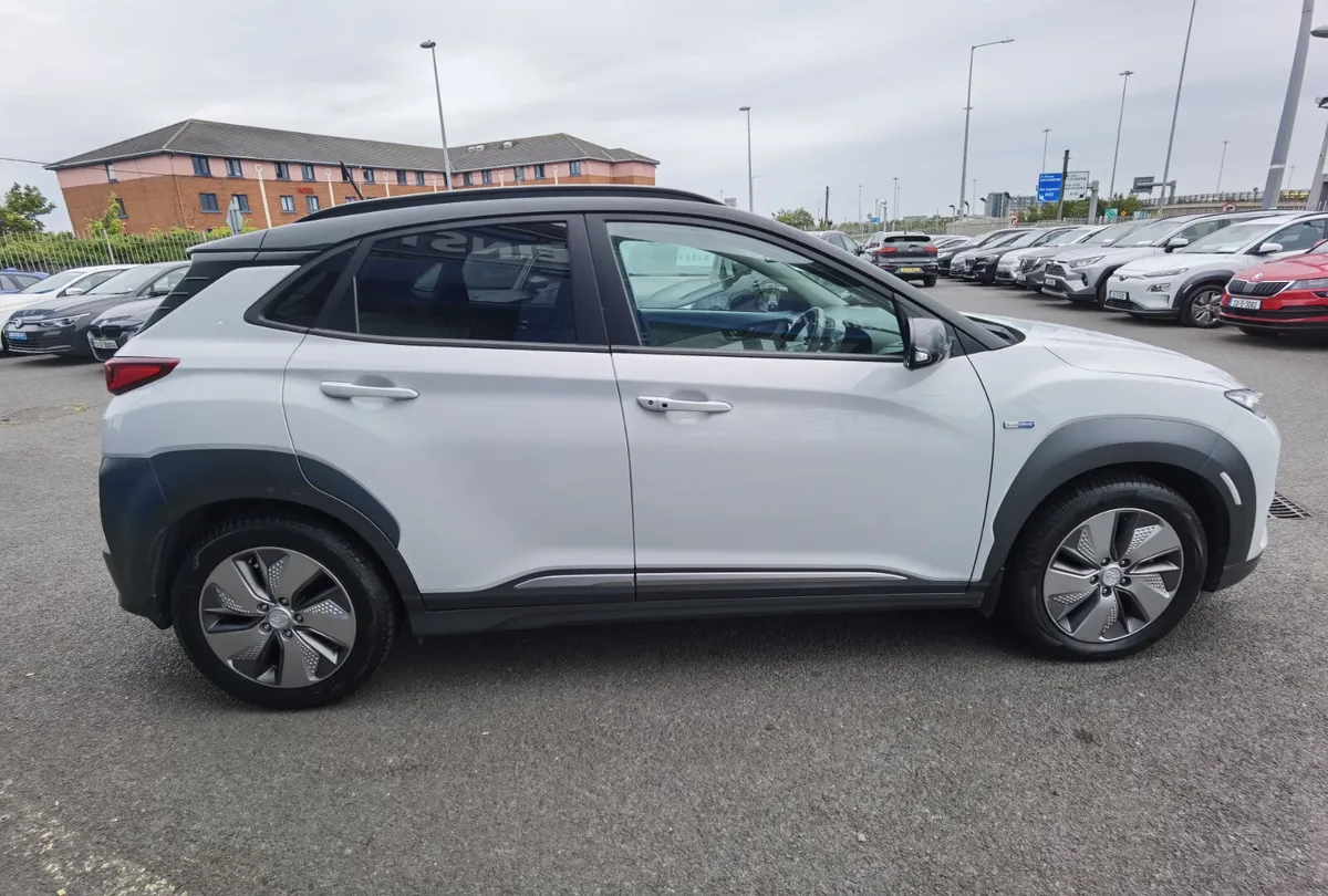 HYUNDAI KONA 64KWH KAUAI EV - Image 4
