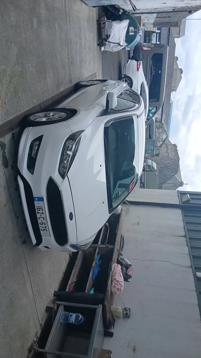 2016 Ford Focus Zetec 1.0 EcoBoost - Image 1