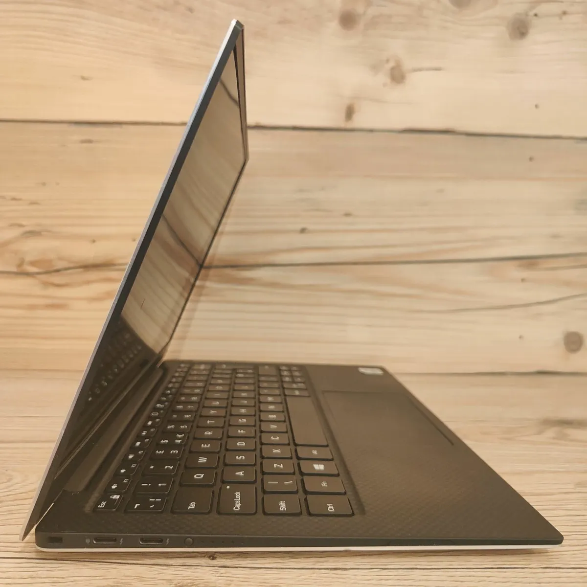 Dell XPS / Intel I7 10th Gen/ 512Gb SSD/ - Image 2