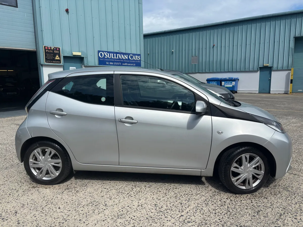 2018 TOYOTA AYGO X-PLAY 1.0i LOW KMS - Image 3