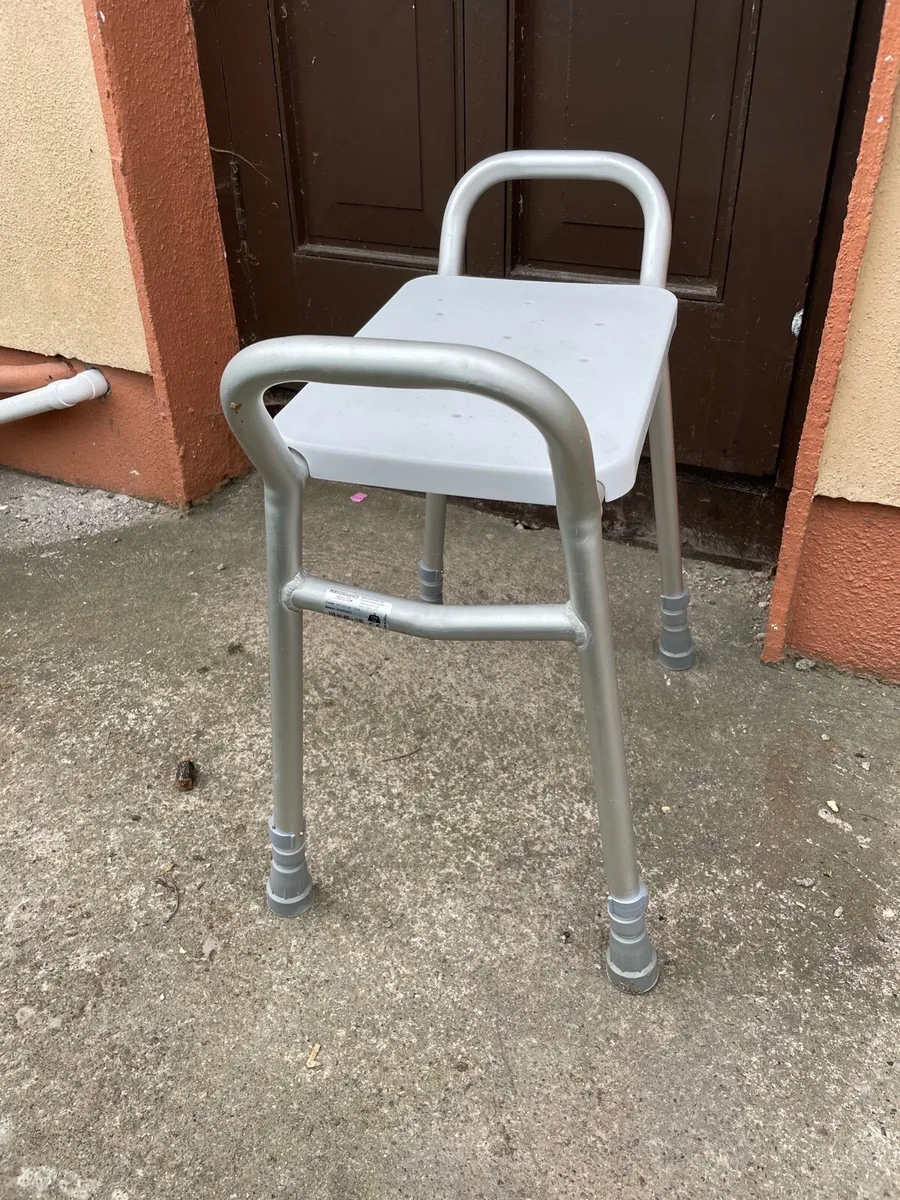 Shower medical chair €20 - Image 2
