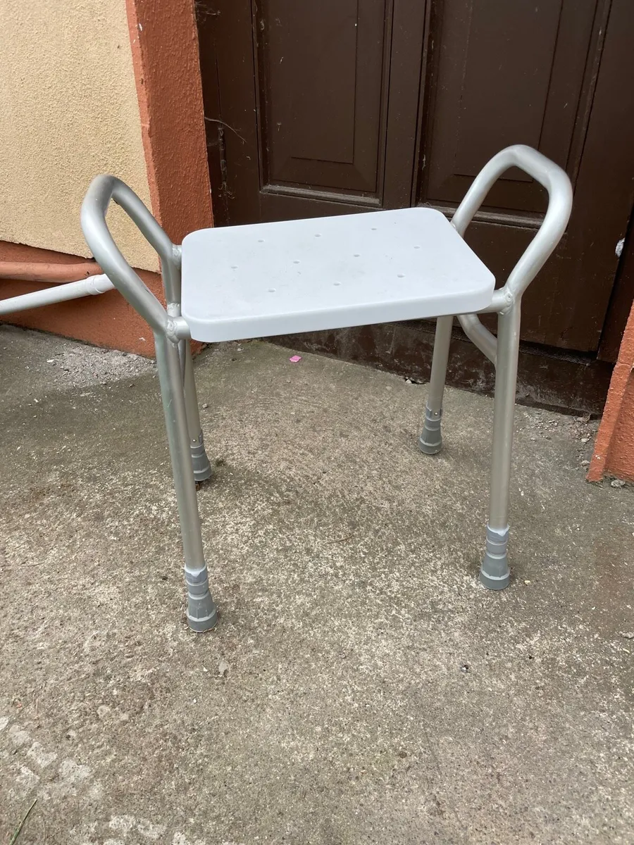 Shower medical chair €20 - Image 3