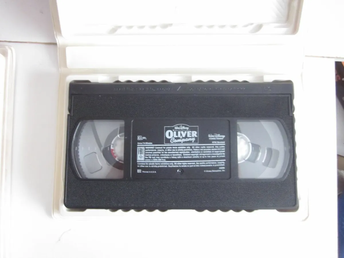 Waltz Disney Oliver & Company VHS Video - Image 2