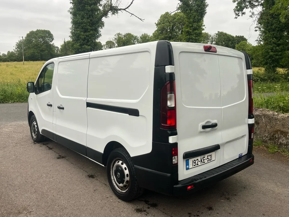 Nissan nv300 LWB - Image 4
