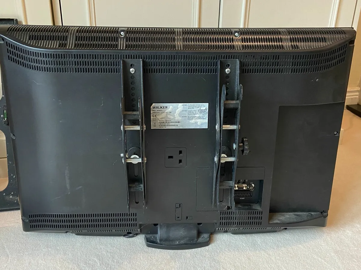 Walker 32" LCD TV - Image 3