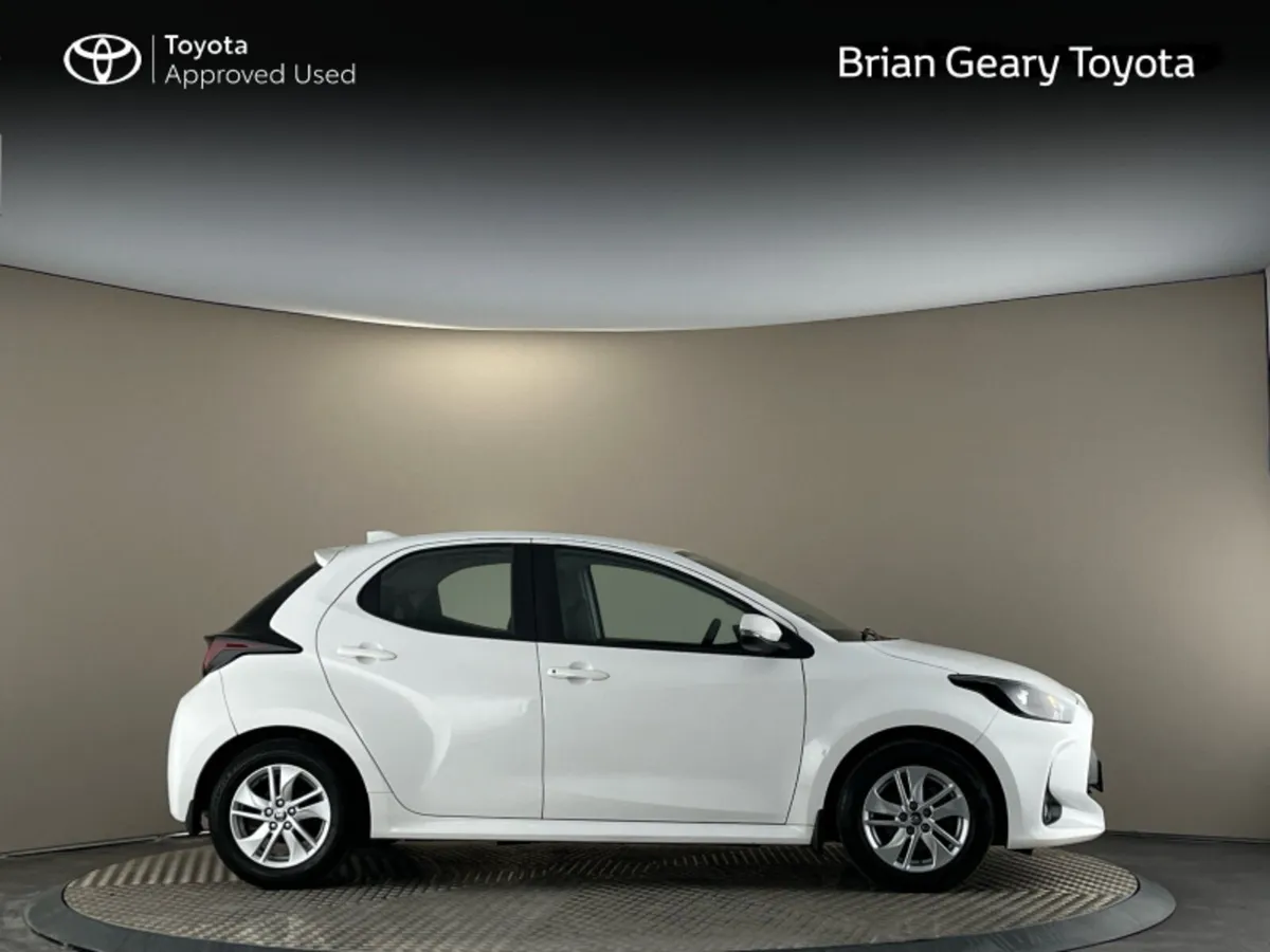 Toyota Yaris 1.0 LUNA - Image 3