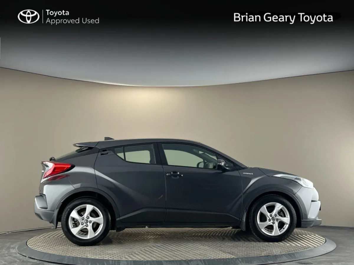 Toyota C-HR HYBRID LUNA - Image 3