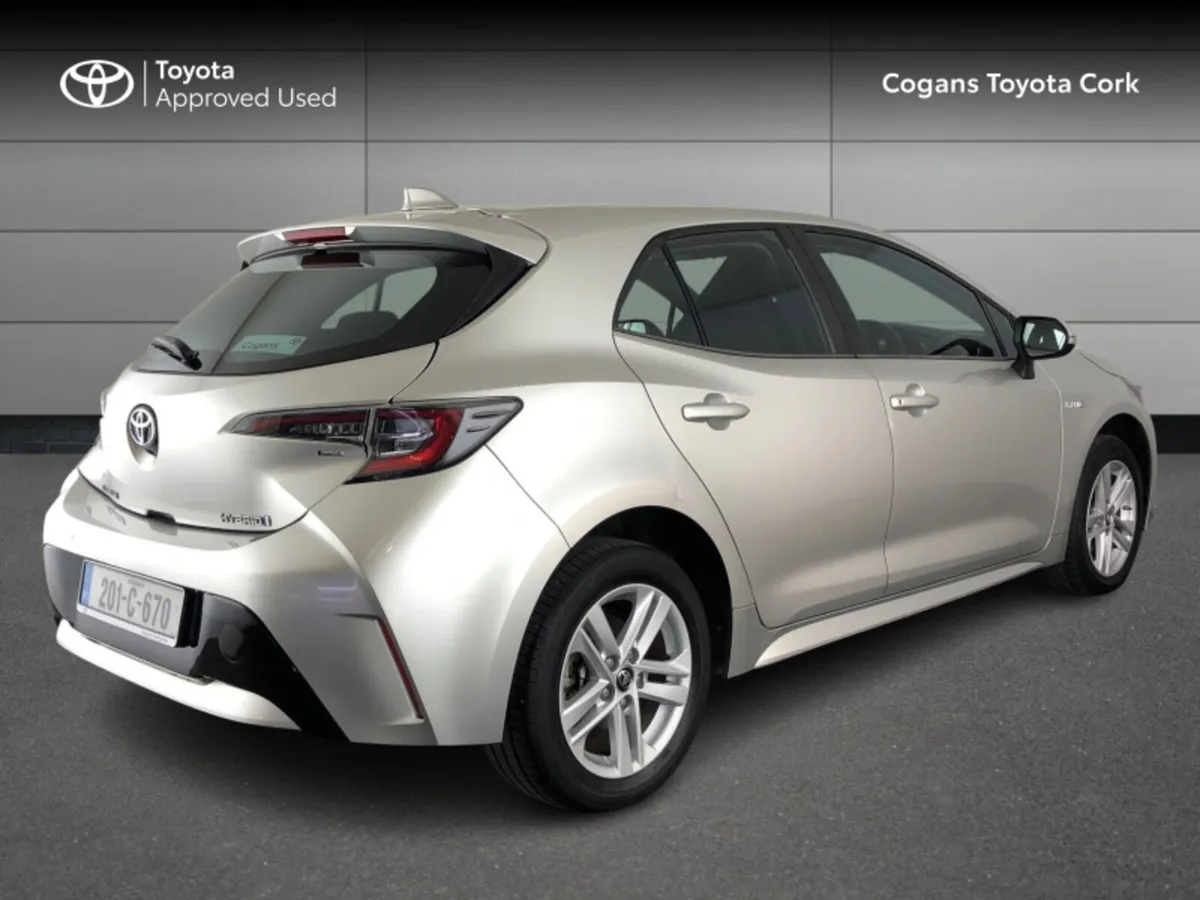 Toyota Corolla HYBRID LUNA H/B 4DR AUTO - Image 2
