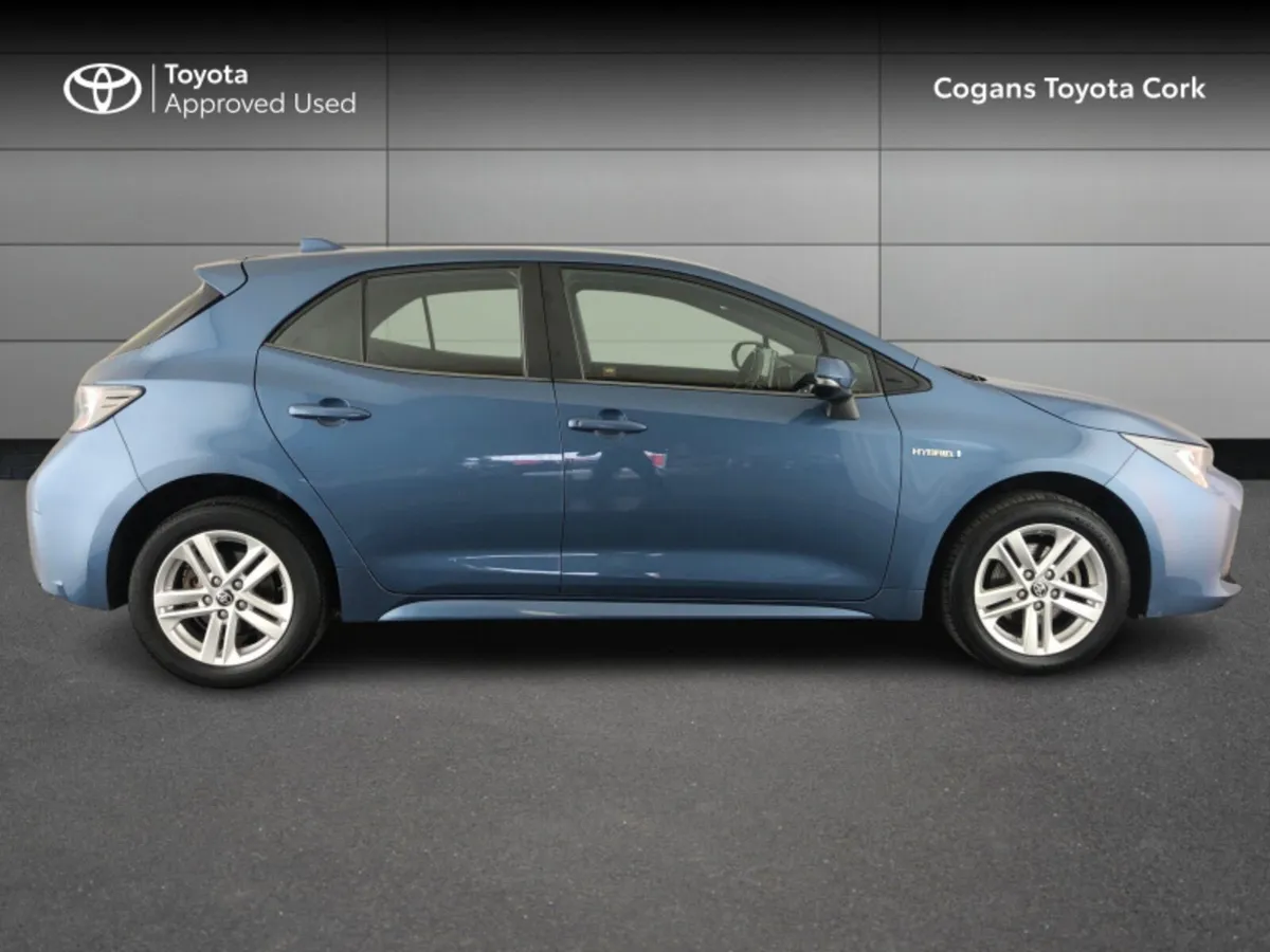 Toyota Corolla HYBRID LUNA H/B 4DR AUTO - Image 3