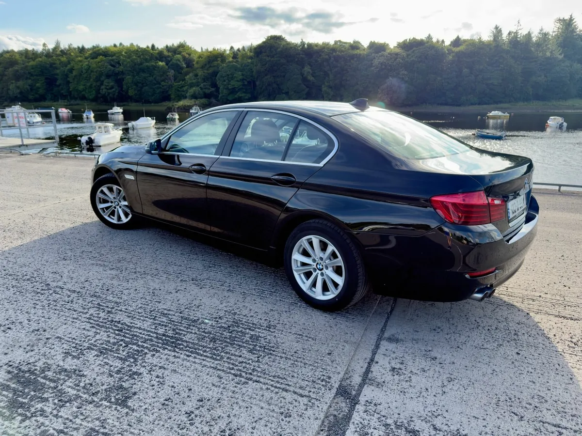 BMW 5-Series 2013 - Image 2