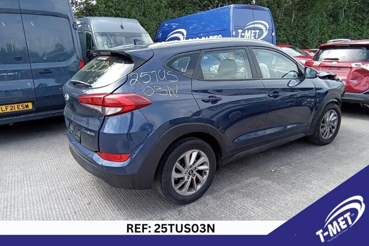 2017 HYUNDAI TUCSON BREAKING FOR PARTS - Image 1