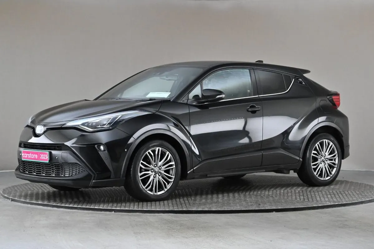 Toyota C-HR 1.8 Hybrid SOL  half Leather reverse - Image 4