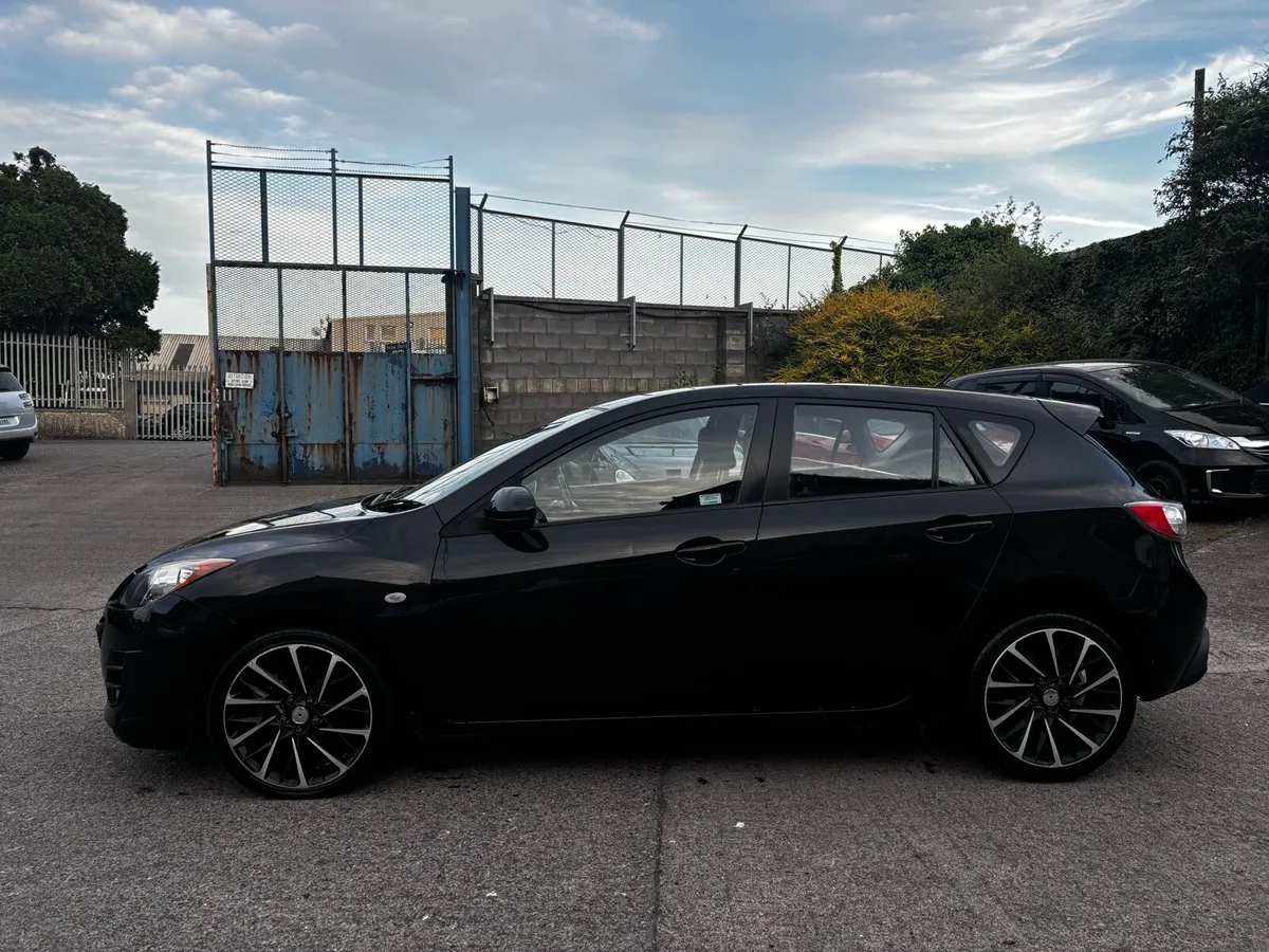 Mazda 3 **Top Spec** Heated Seats, Alloy Wheels - Image 3