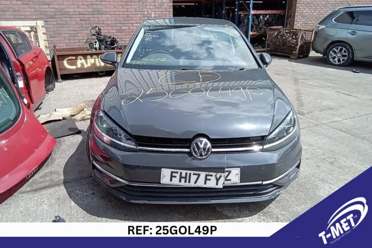 2017 VOLKSWAGEN GOLF BREAKING FOR PARTS - Image 2