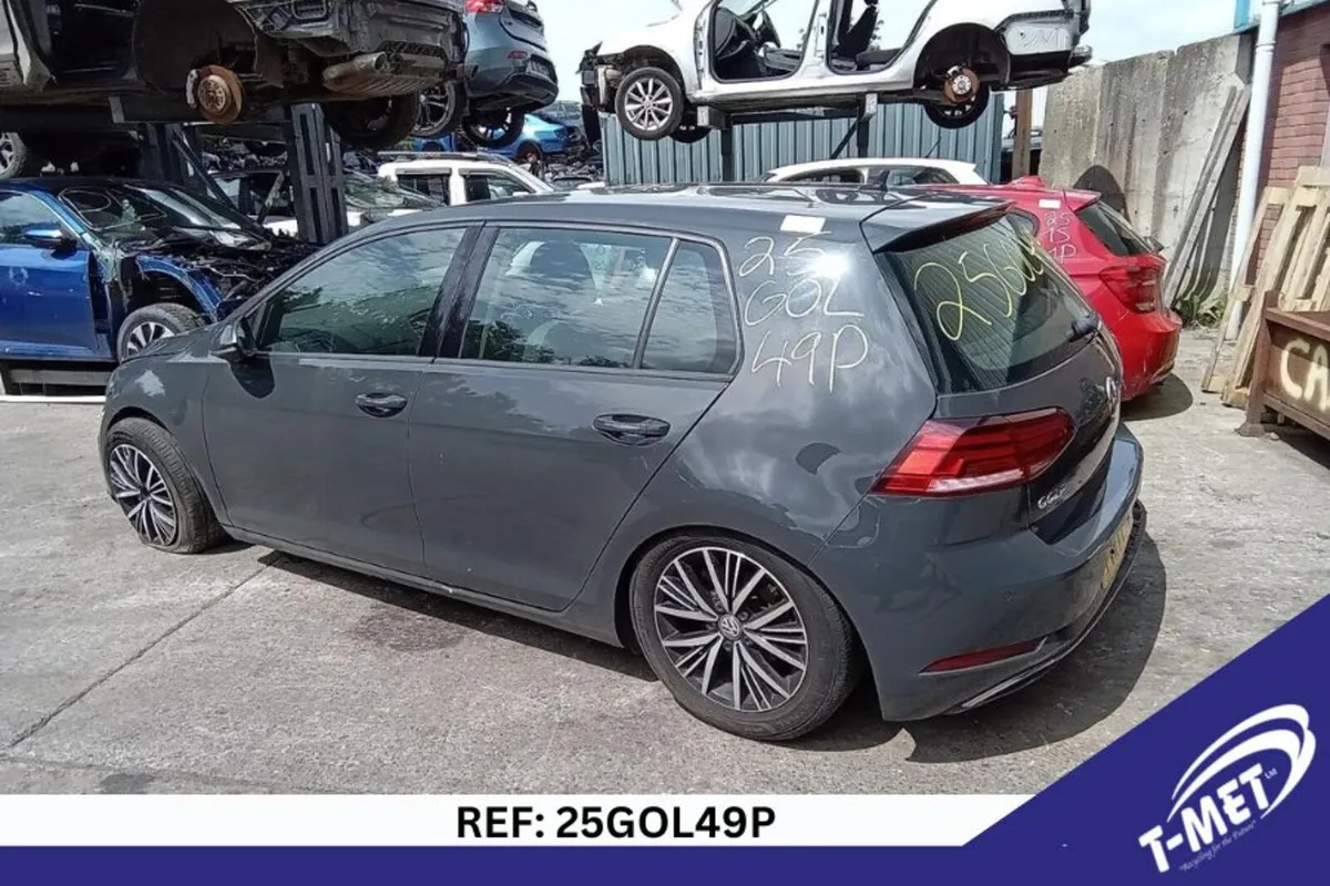 2017 VOLKSWAGEN GOLF BREAKING FOR PARTS - Image 4